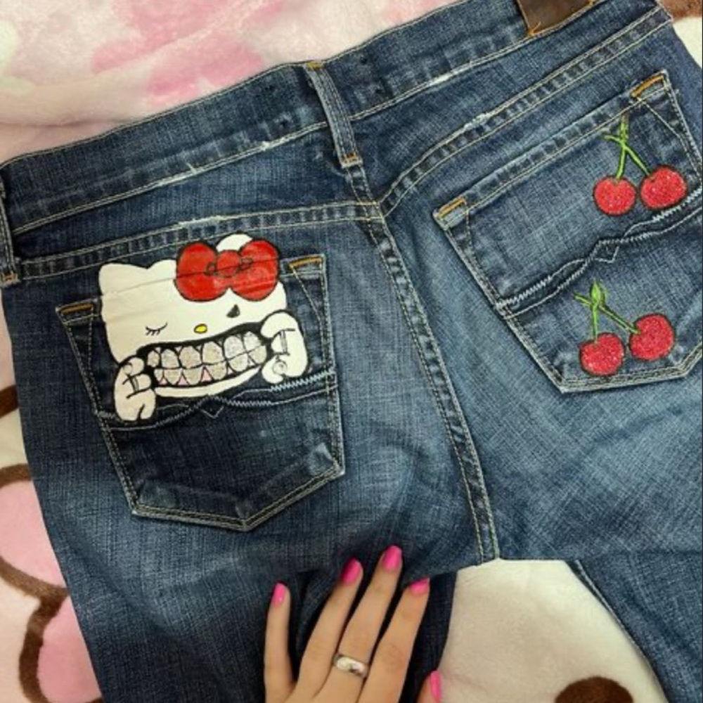 Hello kitty x cherries